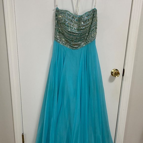 Sherri Hill Prom Dress Size 6 - Picture 7 of 9